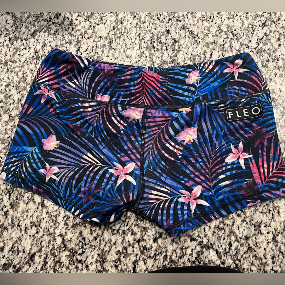 Fleo Palm and Flower Print Shorts Large